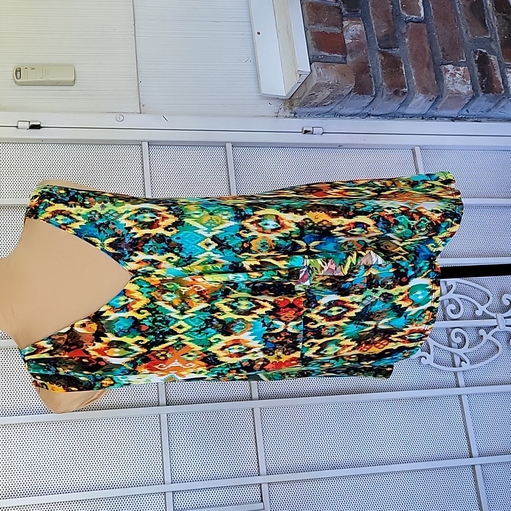 BLEEKER&M DOUGAL  sleeveless summer top. Geometric pattern. Very gently used.